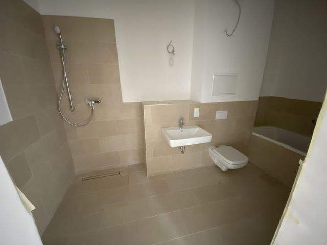 attraktive 4- Zimmerwohnung mit Balkon zu vermieten! - Photo 2