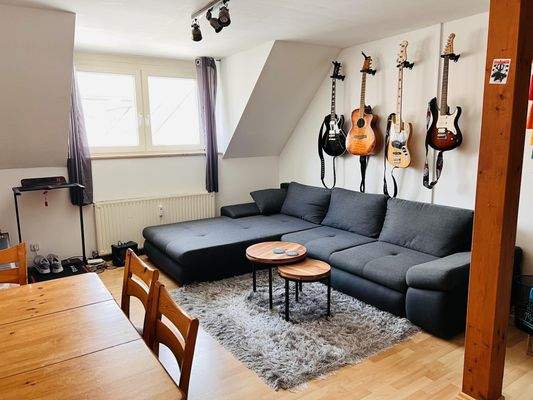 Wohnzimmer mit Essecke