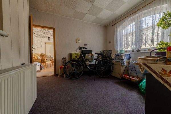 EG Durchgangszimmer von Bad/ Abstellraum (Büro)