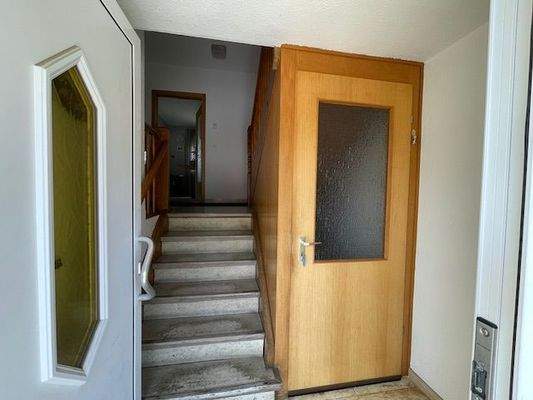 Hauseingang u. Treppenhaus