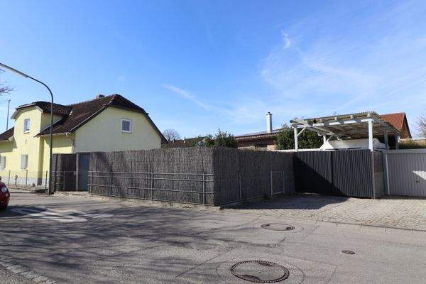 Außenansicht 2 mit Garage