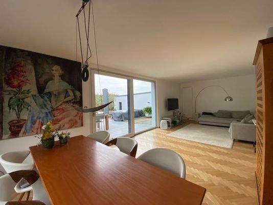 Esszimmer und Wohnzimmer