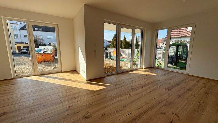 Wohn-und Essbereich1