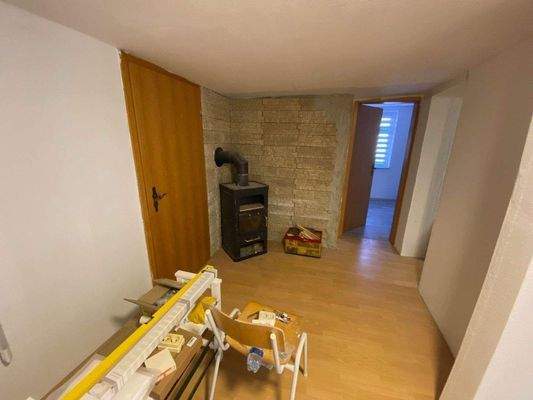 Flur im 1. OG (2).jpg