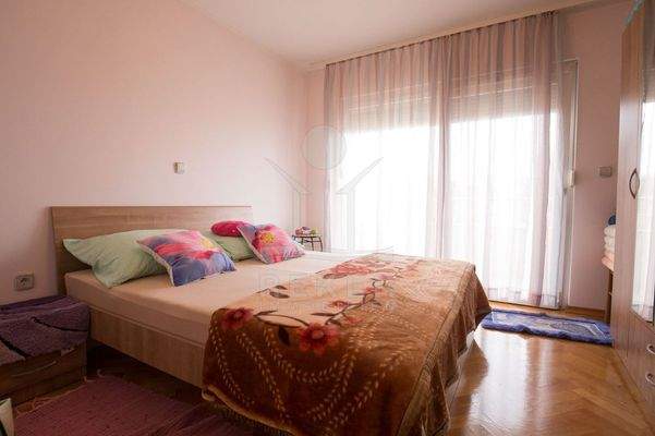 Die Erdgeschosswohnung bietet drei Schlafzimmer