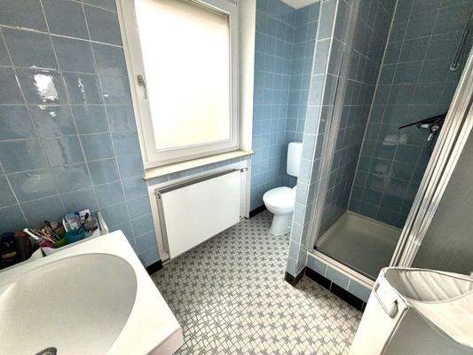 Bad mit Dusche im Erdgeschoss