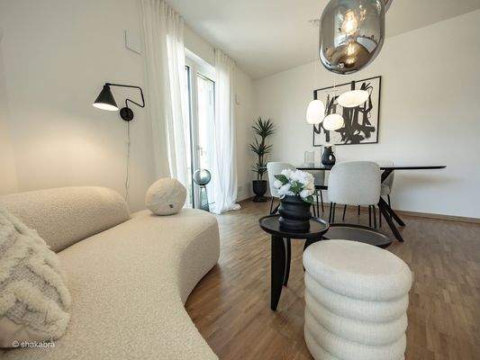 Wohn-, Essbereich_Musterwohnung_Credit shakabra