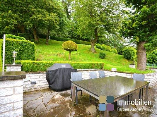 Garten und Sonnenterrasse