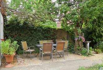 eigene Sitzecke am Haus