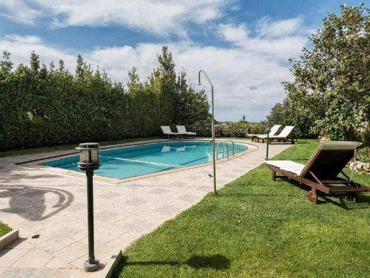 Kreta, Roussospiti: Einzigartige Villa mit separatem Apartment auf großem Grundstück mit Pool zu verkaufen