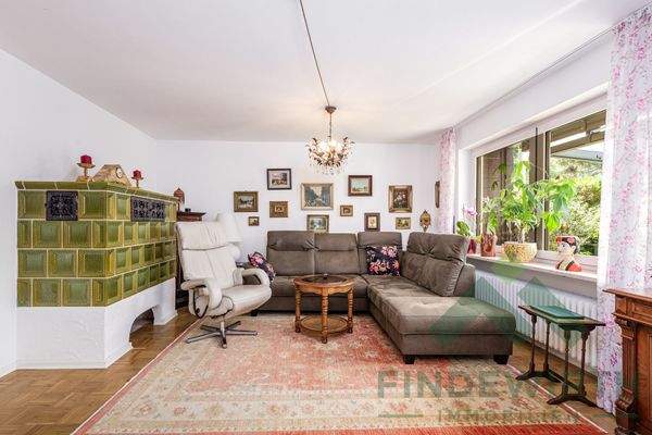 Wohnzimmer mit wunderschönem Kachelofen