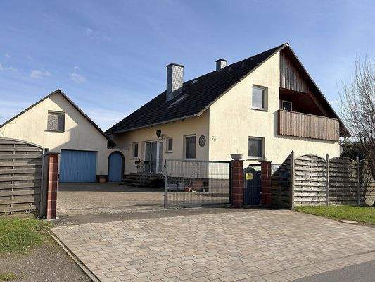 Hausansicht von Straße