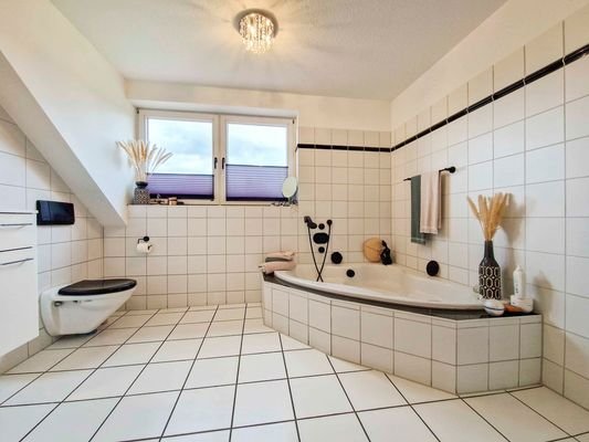 Badezimmer im DG