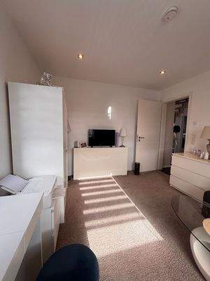 Helles Arbeitszimmer