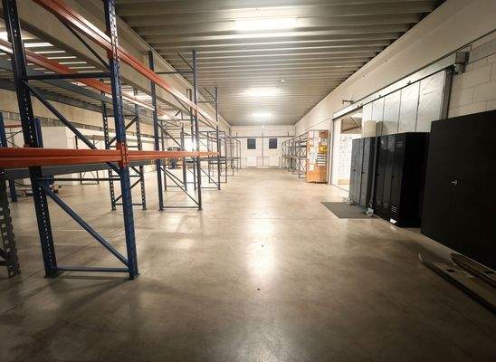 Lagerhalle 2 ( 359 m² ) 
