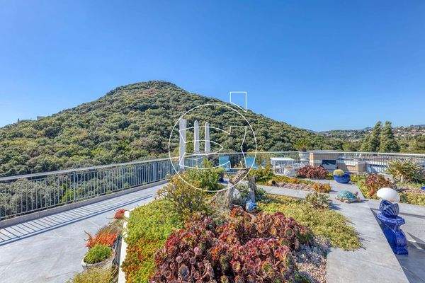  Mandelieu-la-Napoule