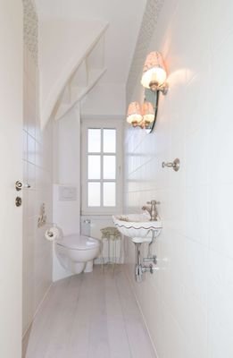 sep. WC im DG