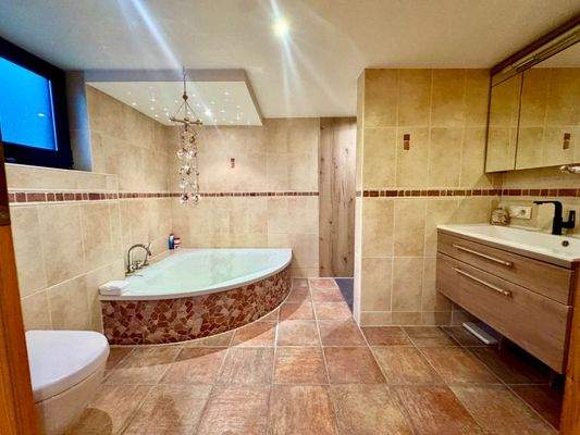 Badezimmer Hauptwohnung EG 