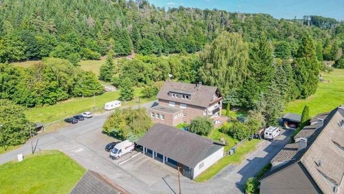 Luftaufnahme mit Garagen