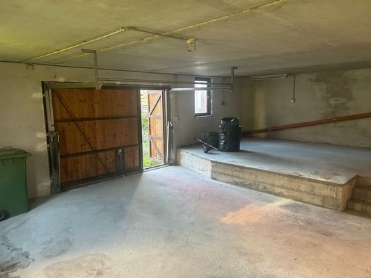 11 Garage