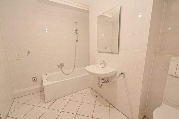 Badezimmer mit Wanne