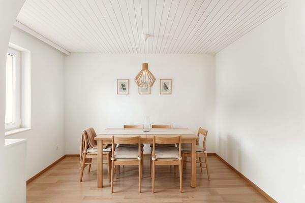 Esszimmer EG - (KI generiert)