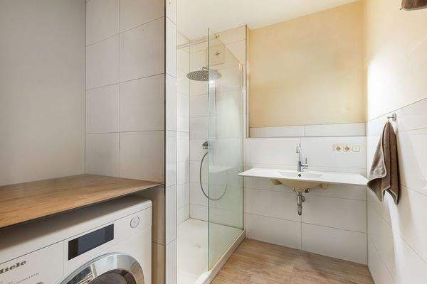 Wohnung 1 (Badezimmer)