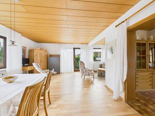 Heller Wohn- Essbereich 