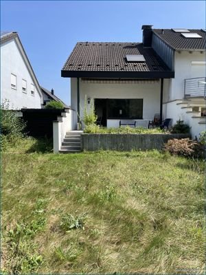 Garten mit Blick zur Terrasse