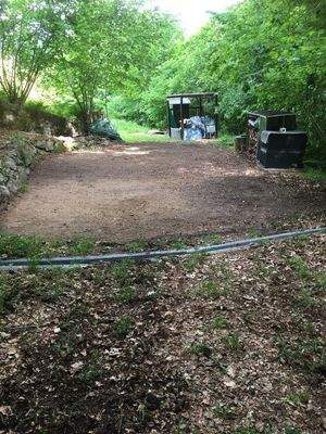 Oberer Platz + Einfahrt