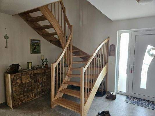Treppenaufang zum 1. OG