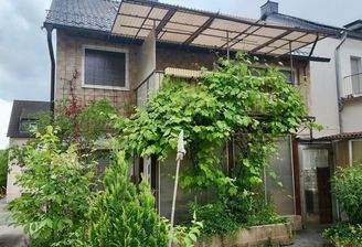 Rückansicht mit Balkon