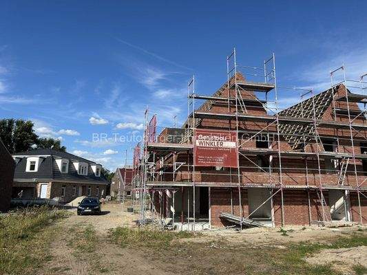 Terrasse/Grundstück