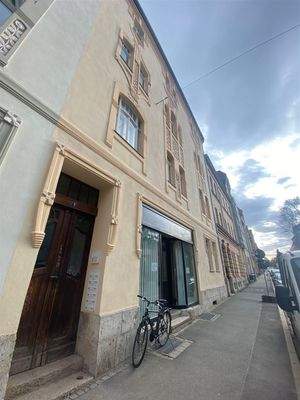 Strassenseitiger Blick