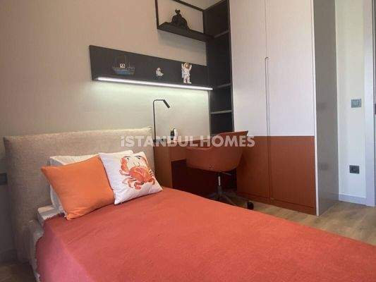 Sea View Real Estate Close to Metro and Marmaray in Maltepe