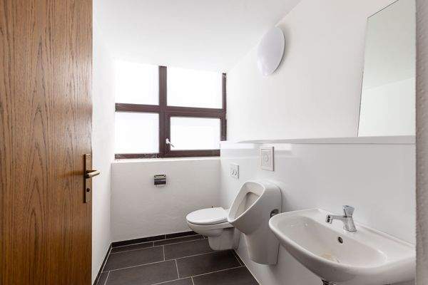 WC Werkstatt (EG).jpg