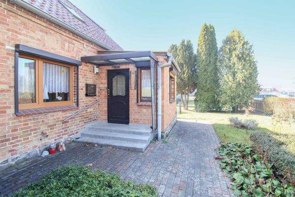 Außenansicht Eingangsbereich