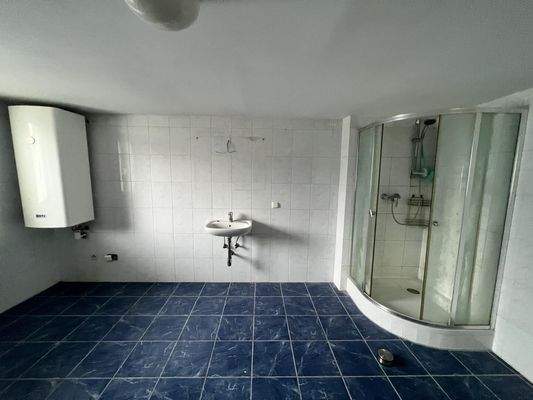 20230109_094342898_iOS