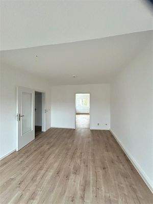 Wohnzimmer m. Zugang zum Schlafzimmer