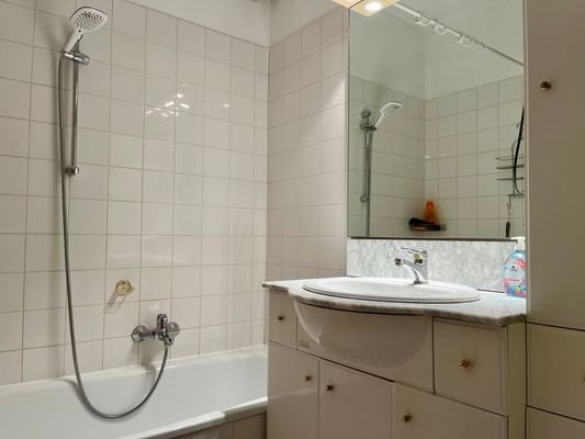 Badezimmer 1