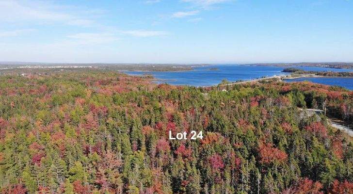 Cape Breton - 37-Hektar-Areal mit Atlantik-Zugang 