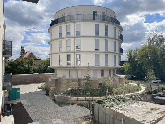 Modernes Rundgebäude