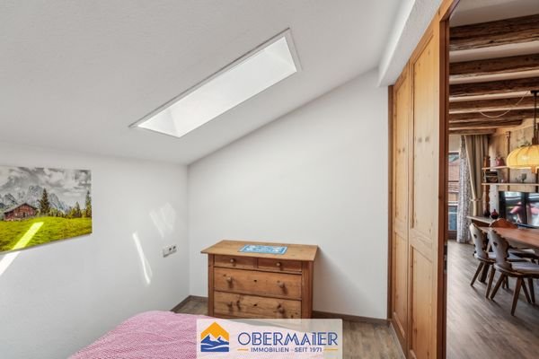 11_Schlafzimmer_mit_Dachfenster