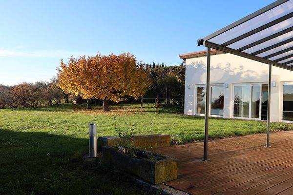 Haus_Rückseite 3.JPG