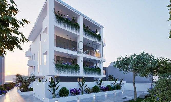 Luxuriöses Penthouse direkt am Meer in Grottammare – Marken