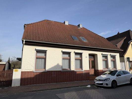 Zweifamilienhaus mit Entwicklungspotenzial