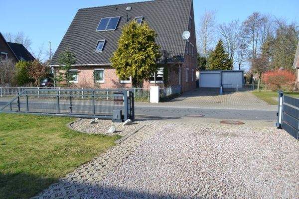 Zufahrt durch elektrisches Tor