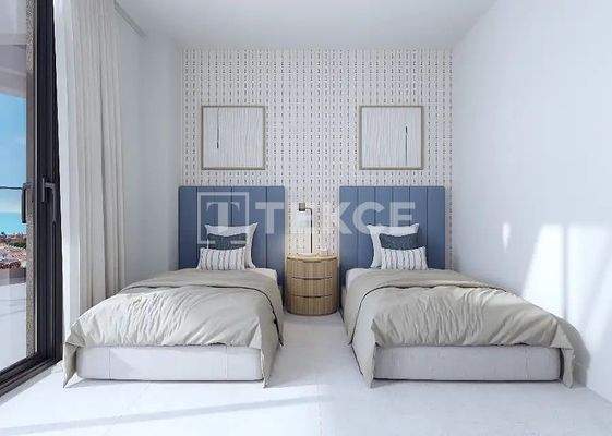 Seaview Homes in Natural Setting of Estepona