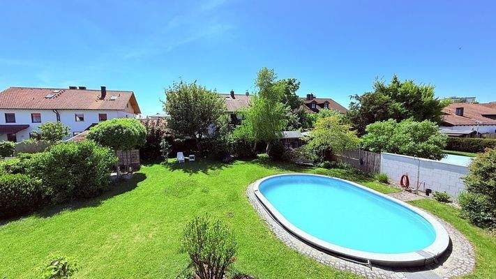 Blick zum großen Grundstück