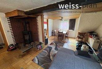Wohnzimmer mit Kamin